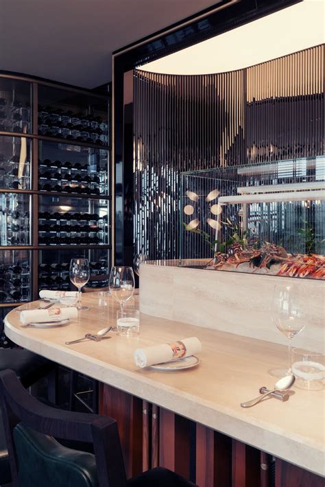 cheval blanc paris restaurants